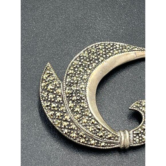 Vintage Mid-Century Modernist SU Sterling Marcasite Scroll Ribbon Leaf Brooch - Picture 3 of 15